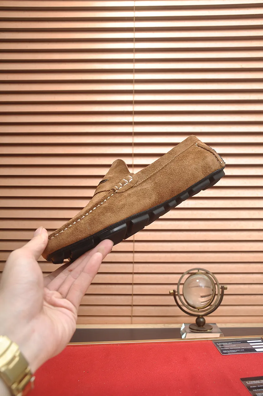 Men's men's shoes 💰420💶 [LV Doudou shoes] (water-dyed cowhide lining) new model is on the market, available on the official website. The new Doudou shoes are processed into single-color materials, and the uppers are made of imported horsehide leather. The body of the shoe is fully hemmed with mark thread, and is lined with imported original cowhide leather. The elegant shoe shape is super suitable for all-matching, and the size is 38-44.